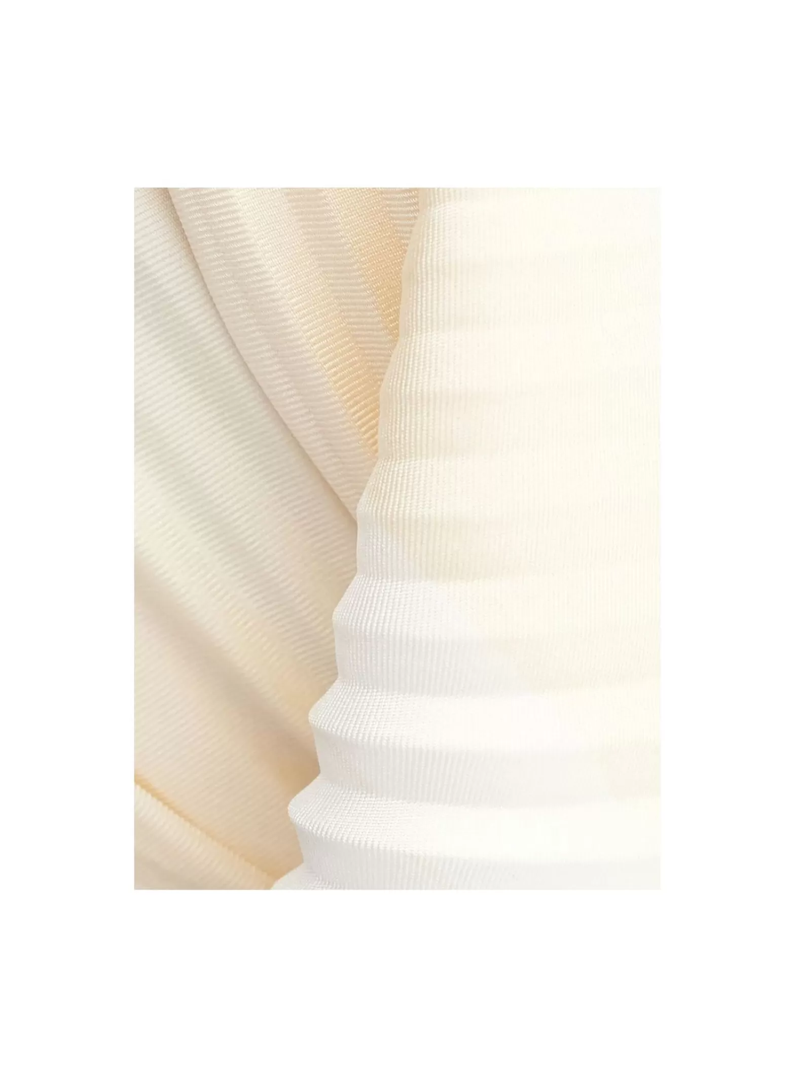 Filippa K Silk Plisse Scarf Chalk White/Vanilla^ Sjalar & Halsdukar