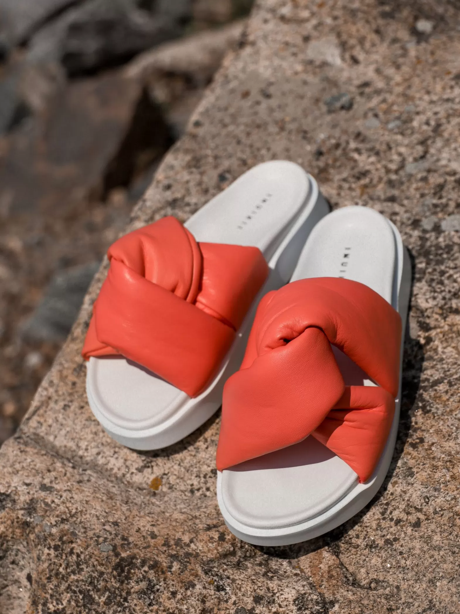 INUIKII Sandal Soft Crossed Coral^ Sandaler