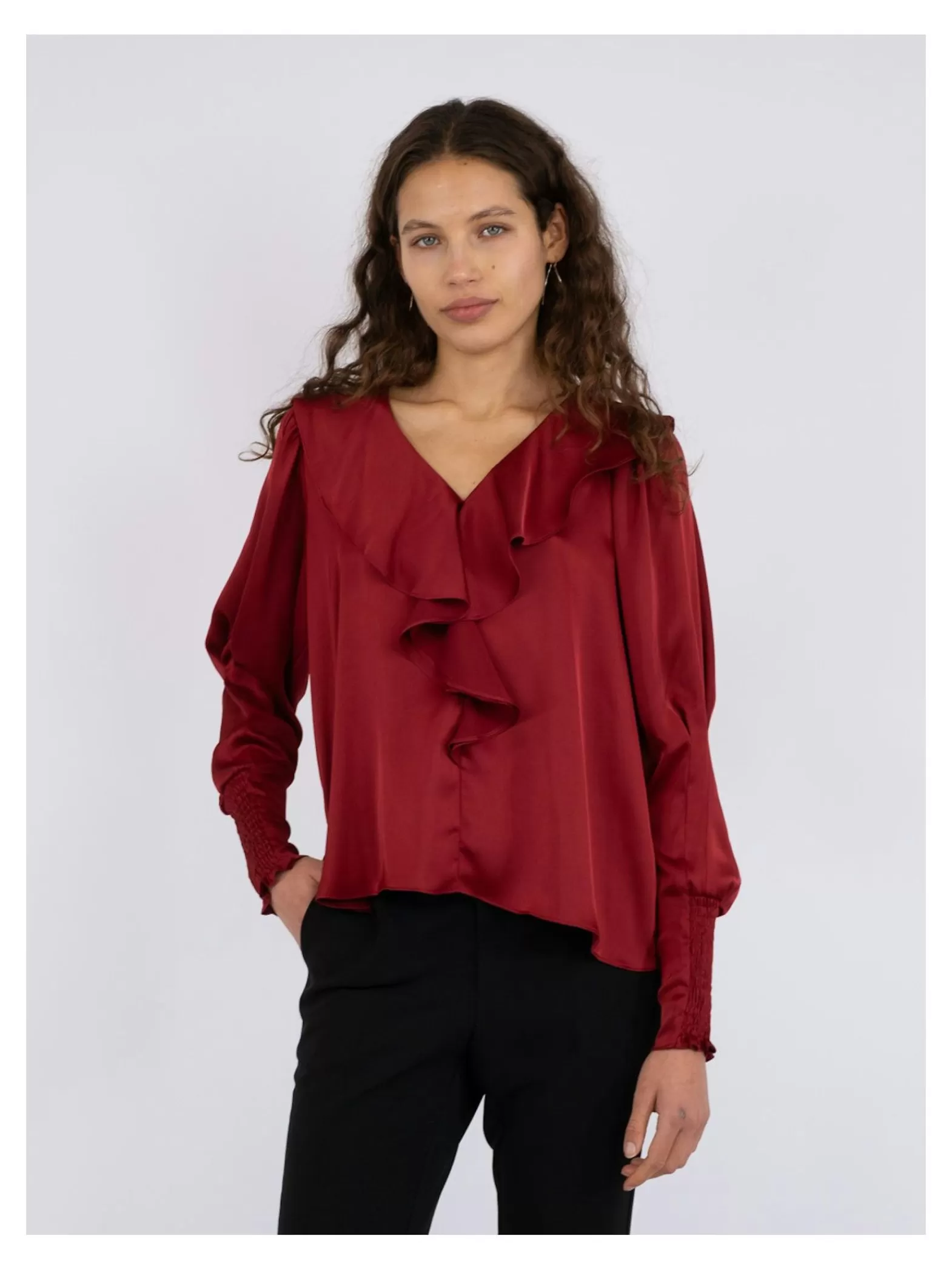 Neo Noir Blus Sandie Sateen Wine^ Blusar